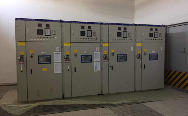 無功補(bǔ)償裝置